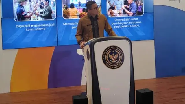 Menparekraf Sandiaga Uno di The Weekly Brief with Sandi Uno