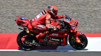 Pembalap Ducati Lenovo Team, Marc Marquez. (Bola.com/Dok.Sonny TUMBELAKA / AFP).