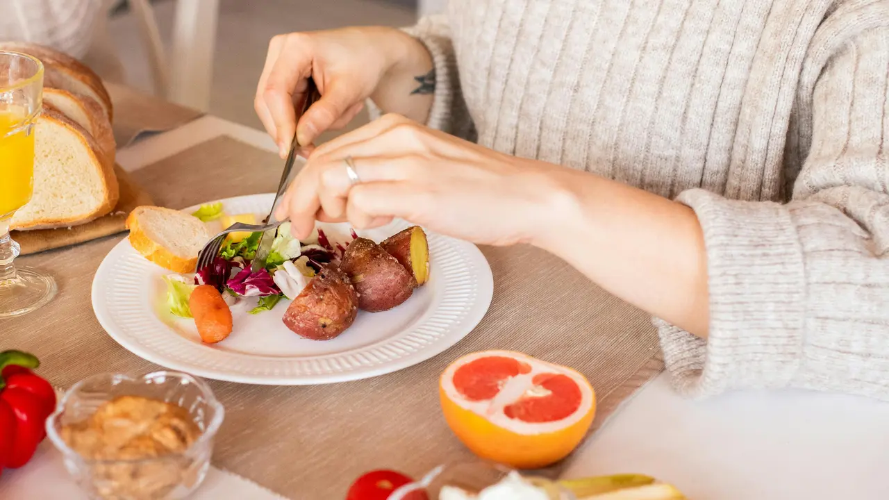Jenis Makanan yang Harus Dihindari Saat Sahur dan Aman Untuk Lambung (Photo by Pexels.com)