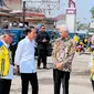 Presiden Joko Widodo atau Jokowi meninjau perbaikan jalan Solo-Gemolong-Purwodadi di Jawa Tengah, Minggu (23/7/2023).&nbsp;(Foto: Laily Rachev - Biro Pers Sekretariat Presiden)