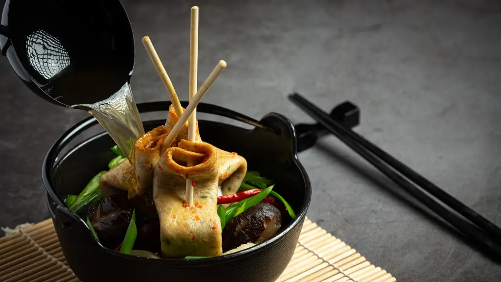 Ilustrasi odeng, camilan khas Korea. (Image by jcomp on Freepik)