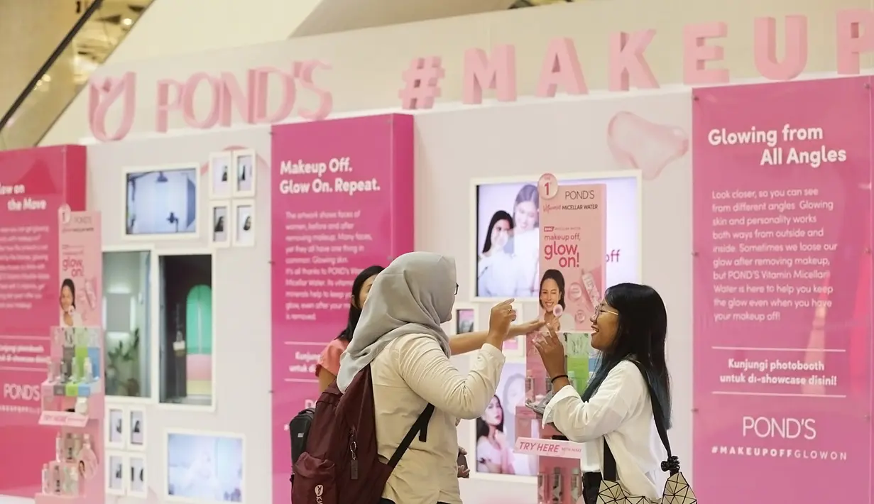 Photobox Booth Pond's di Fimela Fest 2019 (Bambang E Ros/Fimela.com)
