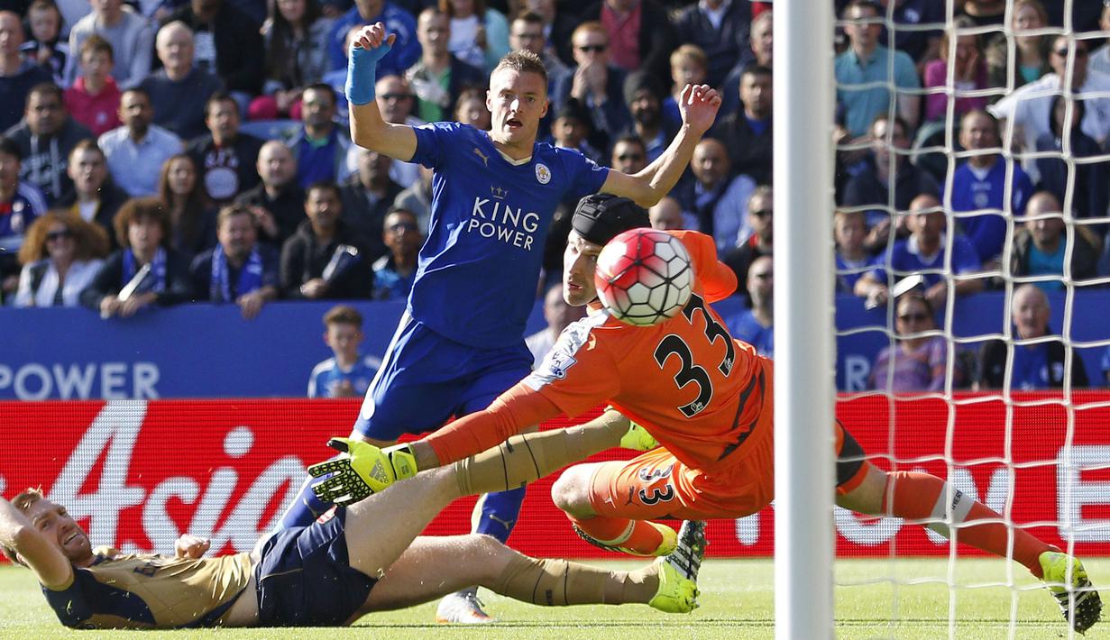 Arsenal sempat tertinggal lebih dulu melalui gol yang dicetak pemain Leicester, Jamie Vardy pada laga Liga Inggris di Stadion King Power, Inggris, Sabtu (26/9/2015). (Action Images via Reuters/Craig Brough)