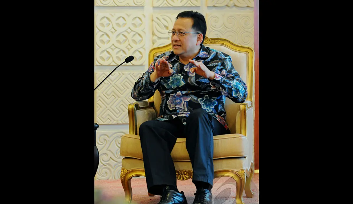 Ketua DPD RI Irman Gusman saat menerima kedatangan Kepala Badan Perencanaan Pembangunan Nasional (Bappenas), Jakarta, Kamis (6/11/2014) (Liputan6.com/Andrian M Tunay) 