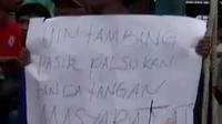 Nelayan di Lampung menolak aktivitas penambangan pasir. Sementara itu, mantan dandim ini terbukti sebagai pemakai narkoba.