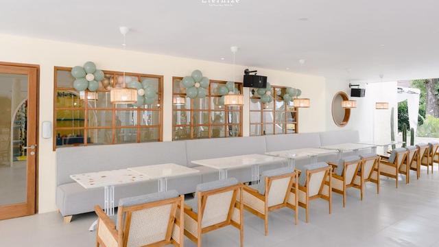 Impian Sejak Lama, Ini 6 Potret Kafe Resto Baru Milik Vebby Palwinta