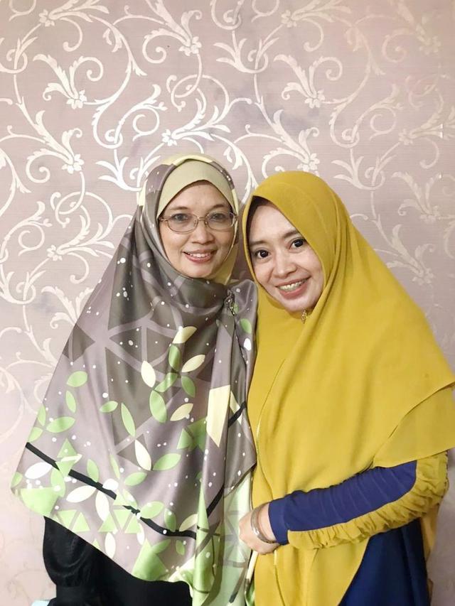 Aktif Berdakwah, Ini 7 Potret Terbaru Teh Ninih Mantan Istri Aa Gym yang Jarang Tersorot