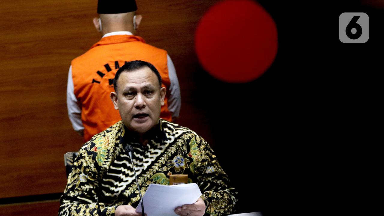 Ketua KPK, Firli Bahuri saat membacakan rilis penetapan dan penahanan tersangka