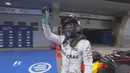 Pebalap Mercedes, Nico Rosberg, meraih posisi pole saat kualifikasi F1 GP China di Sirkuit Internasional Shanghai, China, Sabtu (16/4/2016). (Bola.com/Twitter/F1)
