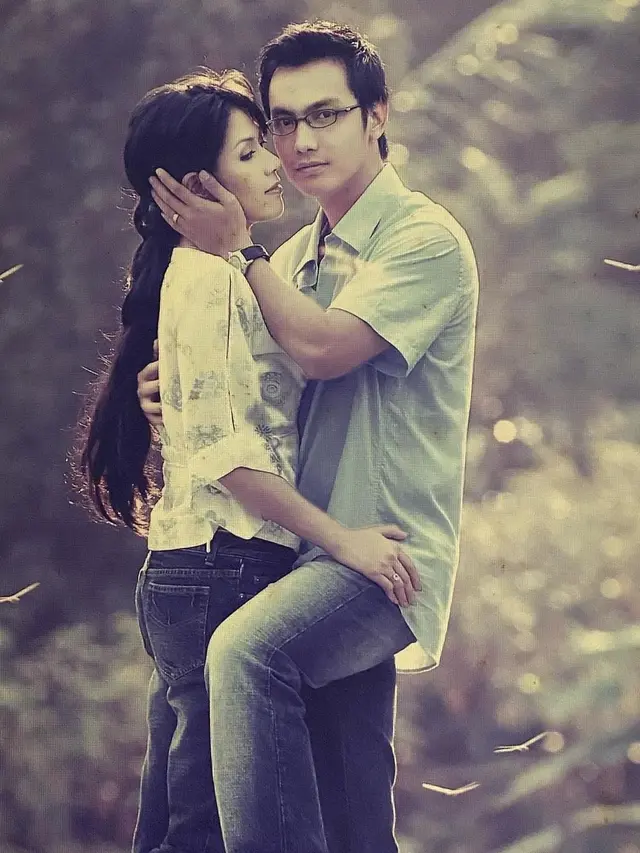 Gunawan Sudrajar mengunggah foto mesra bareng istri dari tahun ke tahun