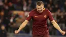 Hingga pekan ke-29 Serie A Italia, Edin Dzeko penyerang AS Roma menempatkan dirinya pada urutan kedua top scorer dengan koleksi 21 gol. (AP/Andrew Medichini)