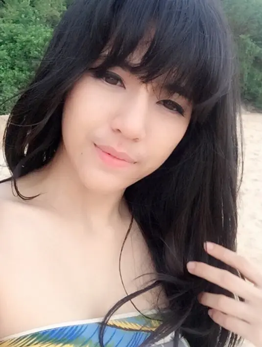 DJ Una juga pernah mencicipi dunia akting dengan membintangi sebuah FTV berjudul 'Gadis Bali' dan sebuah sinetron bertajuk “Sampeyan Muslim?” yang tayang pada 2009 silam. (instagram.com/putriuna)