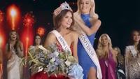 Audrey Eckbert Sabet Gelar Miss USA 2025 di Tengah Saling Klaim Lisensi, Pemasangan Mahkotanya Langgar Tradisi