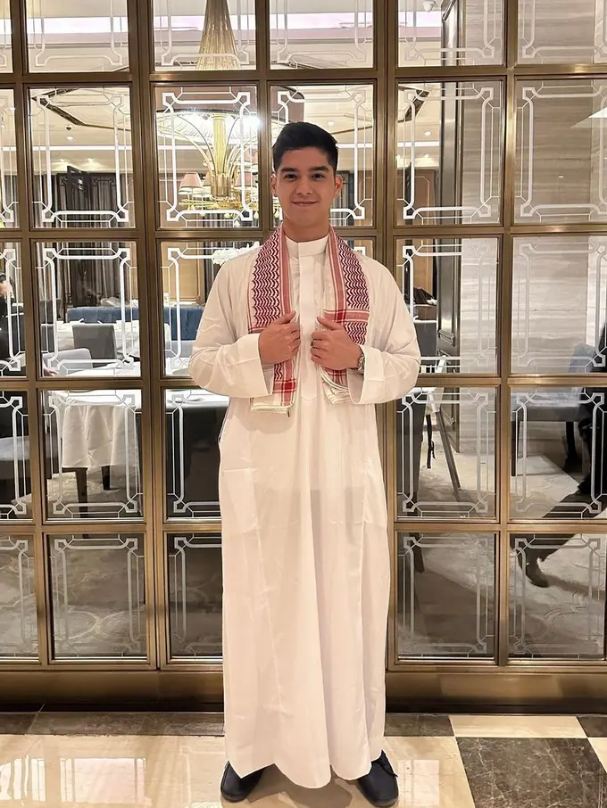 Al Ghazali tampil seperti ustaz (Instagram/alghazali7)