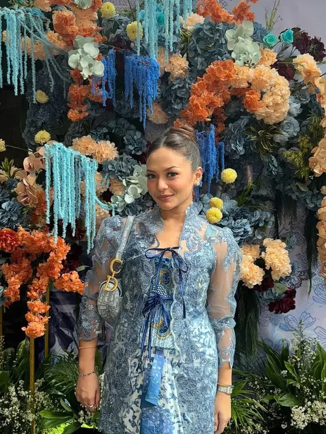 5 Model Kebaya untuk Kondangan  Inspirasi dari Dian Sastro dan Raline Shah