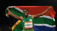 Pelari jarak menengah asal Afrika Selatan, Caster Semenya dilarang berlomba karena masalah hormon. (Foto: Saeed Khan / AFP)