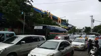 Ada PKL Tanah Abang, Pengendara Keluhkan Jalanan Semakin Macet
