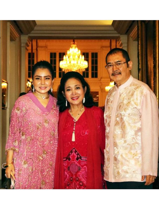 6 Potret Kedekatan Mayangsari dengan Titiek Soeharto, Penuh Kehangatan