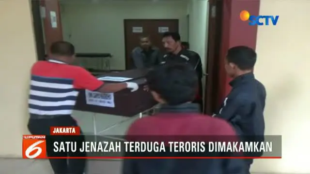 Terduga teroris yang ditembak mati Densus 88 di Cianjur, dimakamkan di TPU Pondok Rangon, Cipayung, Jakarta Timur, Jumat ini.