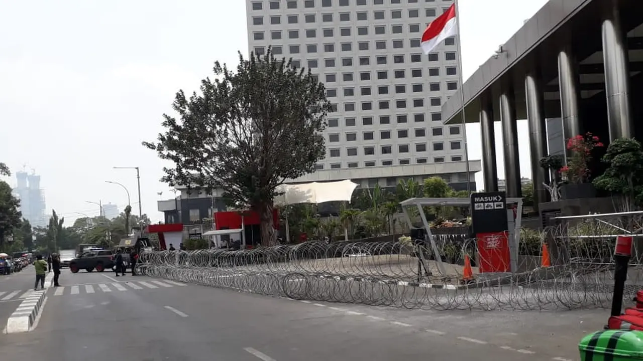 Kawat berduri di depan Gedung KPK
