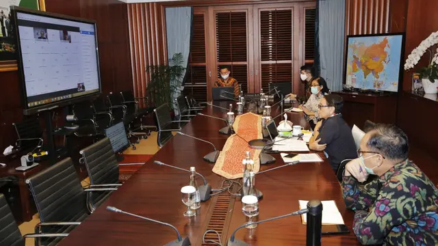 Menlu Retno Marsudi dalam Ministerial Coordination Group on COVID-19 (MCGC). (Dok: Kemlu RI)
