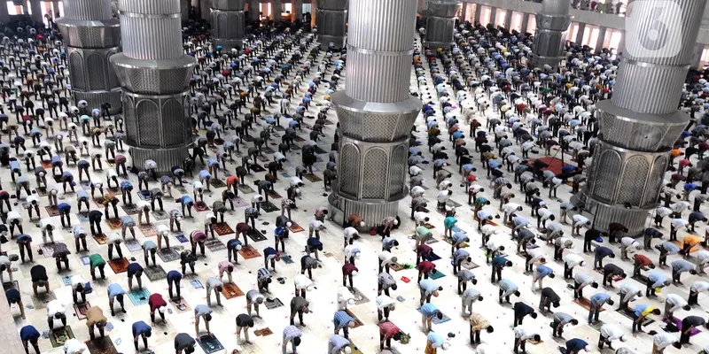 Suasana Sholat Jumat Minggu Ketiga Ramadhan di Masjid Istiqlal