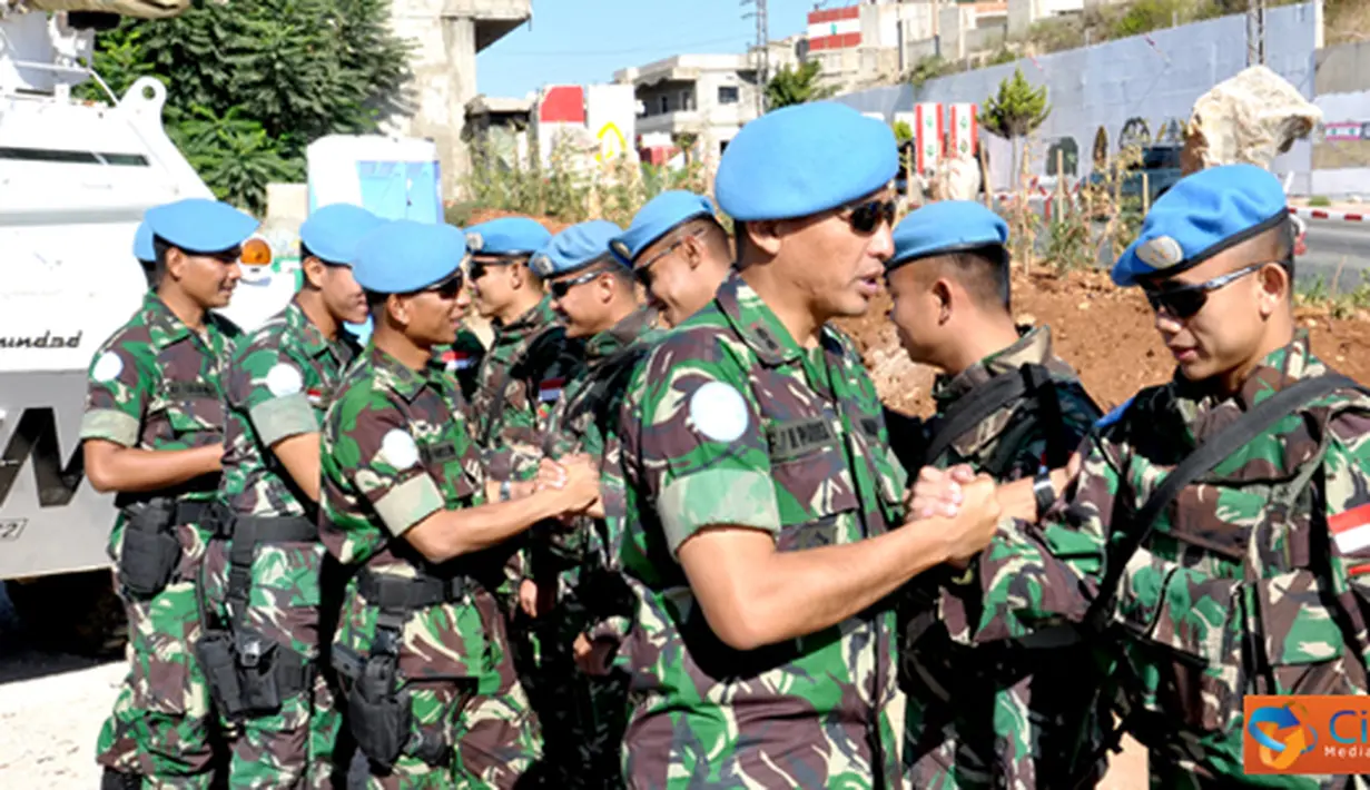 Citizen6, Lebanon: Wadansatgas Indobatt Letkol Mar FJH Pardosi melaksanakan kunjungan ke pos-pos penjagaan di perbatasan Lebanon-Israel, yang menjadi area tanggung jawab Indobatt. (Pengirim: Badarudin Bakri)