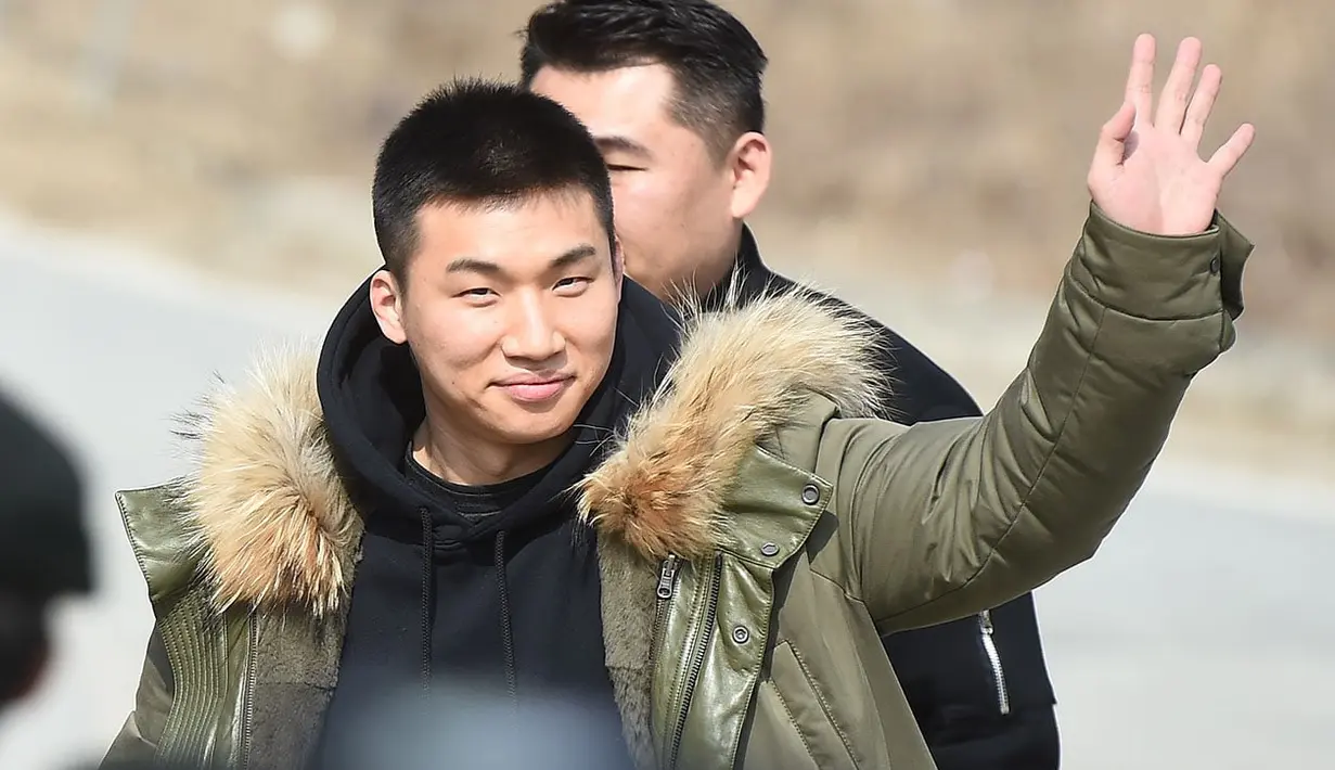"Daesung BigBang beberapa waktu lalu dirawat di rumah sakit tentara karena menderita laringitis," ujar pihak YG Entertainment seperti yang dilansir dari Allkpop. (Foto: Soompi.com)
