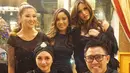 Tidak hanya sederet wanita cantik yang hadir di pesta tersebut, terlihat juga Eko Patrio yang datang ke acara ulang tahun Jessica.  (Instagram)