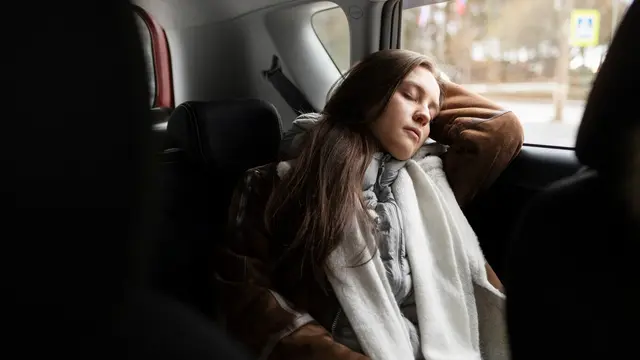 Ilustrasi berbaring dan menutup mata/freepik.com/EyeEm