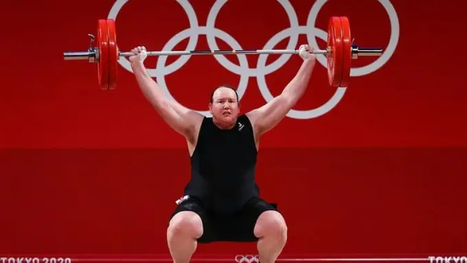 Cetak Sejarah, Laurel Hubbard Jadi Atlet Transgender Pertama di Olimpiade