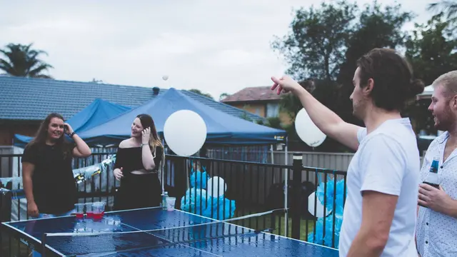 [Bintang] Bikin Cemburu! 5 Shio Ini Terlalu Akrab sama Mantan