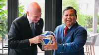 Prabowo Subianto Berjumpa Presiden FIFA Gianni Infantino di New York: Bakal Bersinergi Majukan Sepak Bola Indonesia