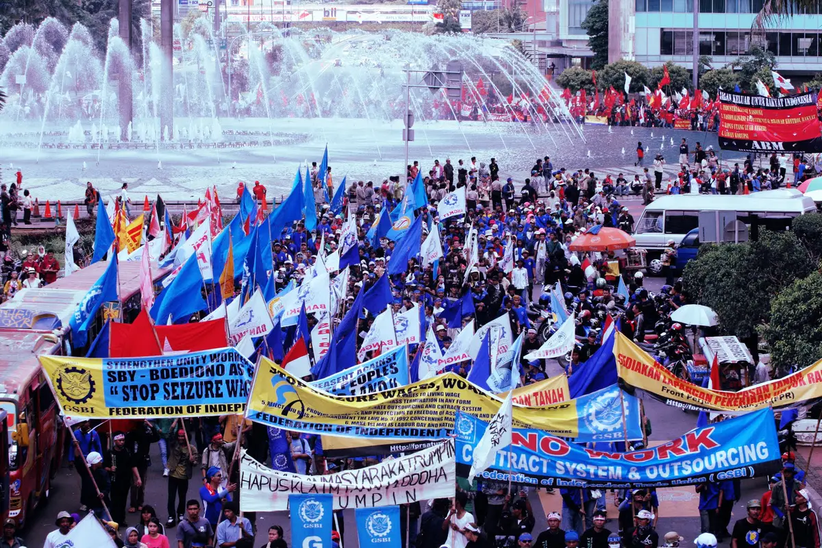 Perawat Ini Protes kepada Buruh yang Suka Demo