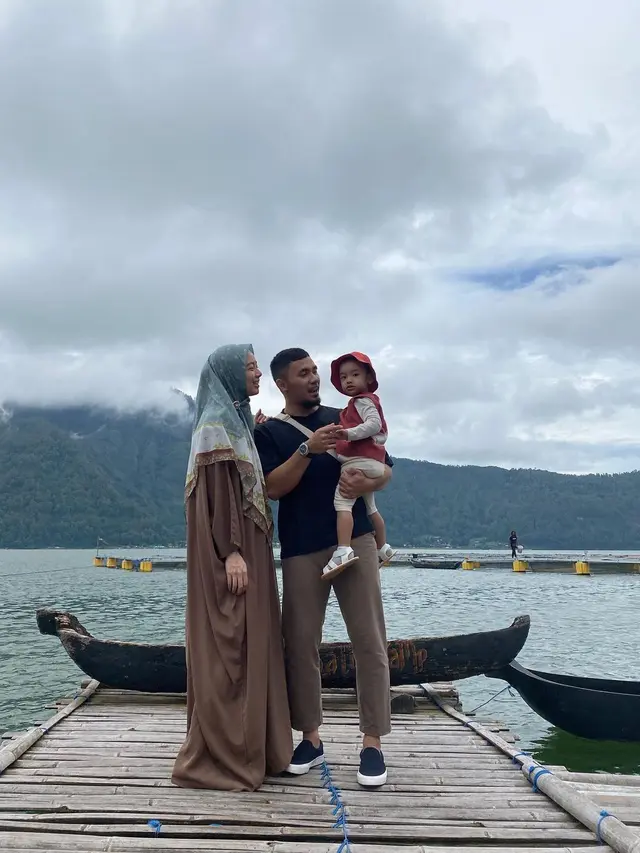 7 Potret Harmonis Achmad Hulaefi dan Lindswell Kwok, Dikaruniai Anak Kedua
