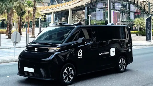 Robotaxi Uber dan WeRide di Abu Dhabi
