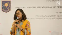 Chief Marketing Officer DOKU memberikan sambutan pada acara penandatanganan kerja sama pemanfaatan data kependudukan DOKU dan Dukcapil di Jakarta, Jumat (11/1). (Liputan6.com/Fery Pradolo)