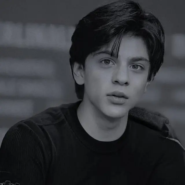 6 Transformasi Shah Rukh Khan dari Remaja Hingga Kekar di Usia 56 Tahun