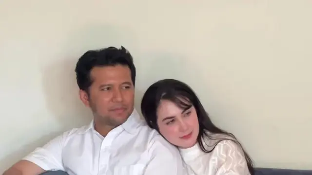 Kemesraan Arumi Bachsin Dukung Emil Dardak di Pilkada Jatim 2024, Gemas Bikin Iri. (instargam/arumibachsin_94, instagram/emildardak)