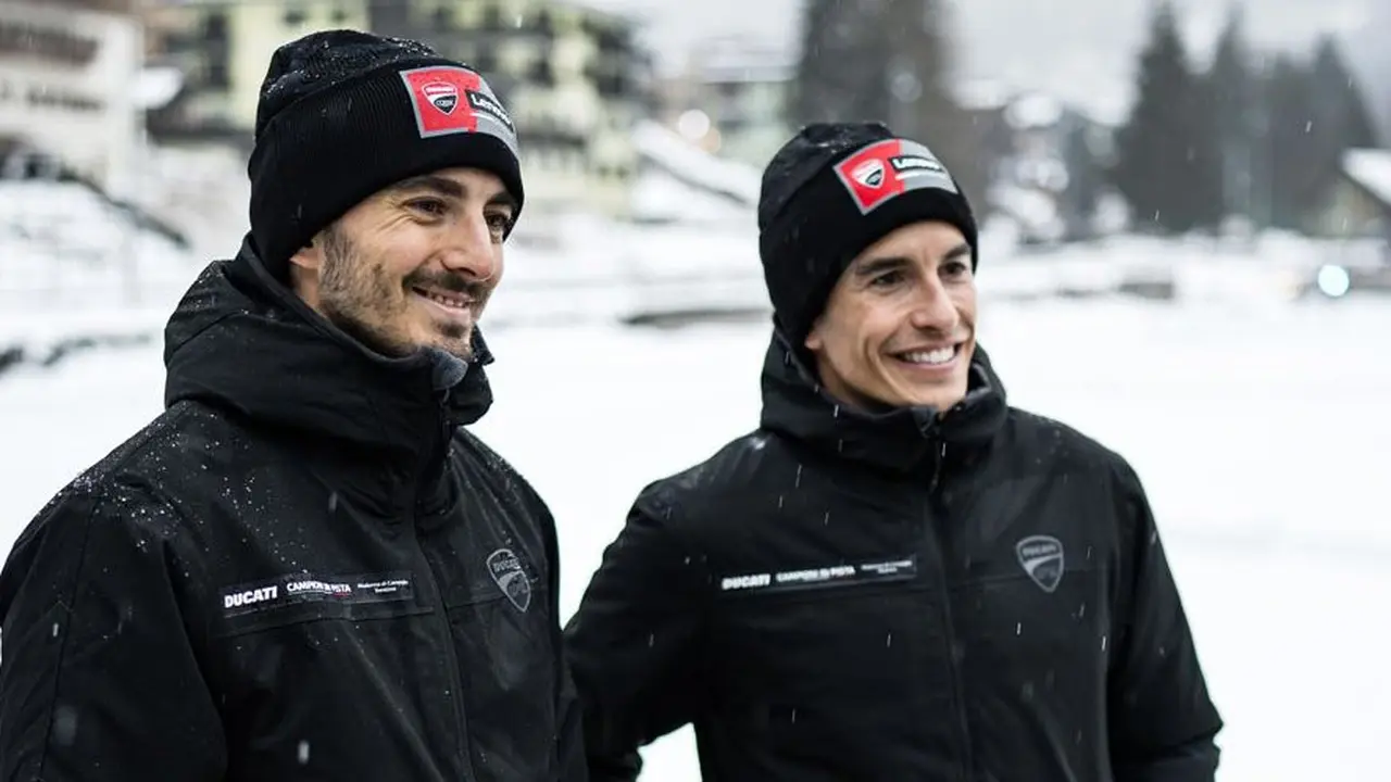Pembalap Ducati Lenovo Team, Pecco Bagnaia dan Marc Marquez (c) Ducati Corse