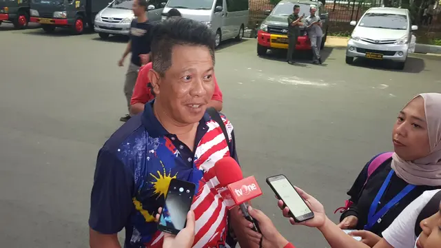 Staf Kedubes Malaysia, Rosmal Malek