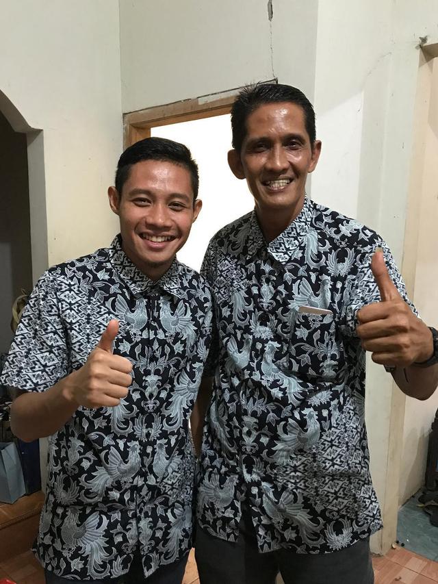 Potret Evan Dimas dengan Gaya Formal, Stylish Abis