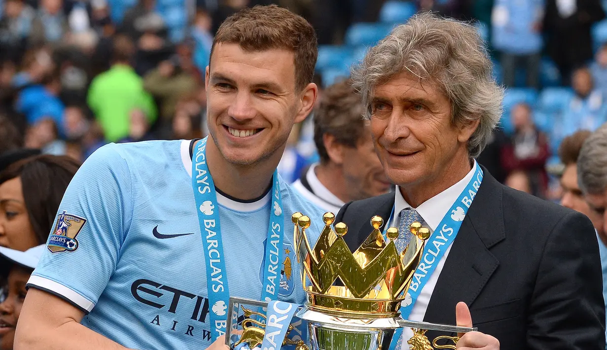Edin Dzeko. Striker Bosnia berusia 36 tahun yang sejak musim 2021/2022 memperkuat Inter Milan ini menjadi pemain Bosnia tersukses di liga top Eropa dengan menjuarai dua liga berbeda, yaitu Liga Jerman dan Liga Inggris. Liga Jerman dijuarainya saat memperkuat Wolfsburg bersama Zvjezdan Misimovic pada musim 2008/2009. Sementara gelar Liga Inggris dirahnya bersama Manchester City sebanyak 2 kali pada musim 2011/2012 dan 2013/2014. (AFP/Andrew Yates)