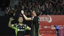 Pebulutangkis Indonesia, Hafiz Faizal / Gloria Widjaja, merayakan kemenangan atas pasangan Malaysia pada Indonesia Masters 2019 di Istora Senayan, Jakarta, Selasa (22/1). Hafiz / Gloria lolos ke babak kedua. (Bola.com/M. Iqbal Ichsan)