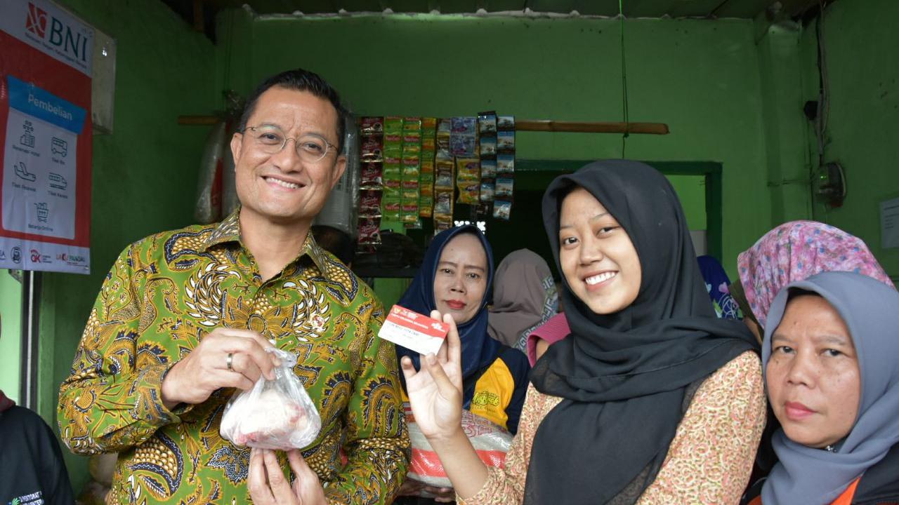 Sidak ke Bogor dan Cianjur, Mensos Cek Kesiapan Implementasi Program Sembako