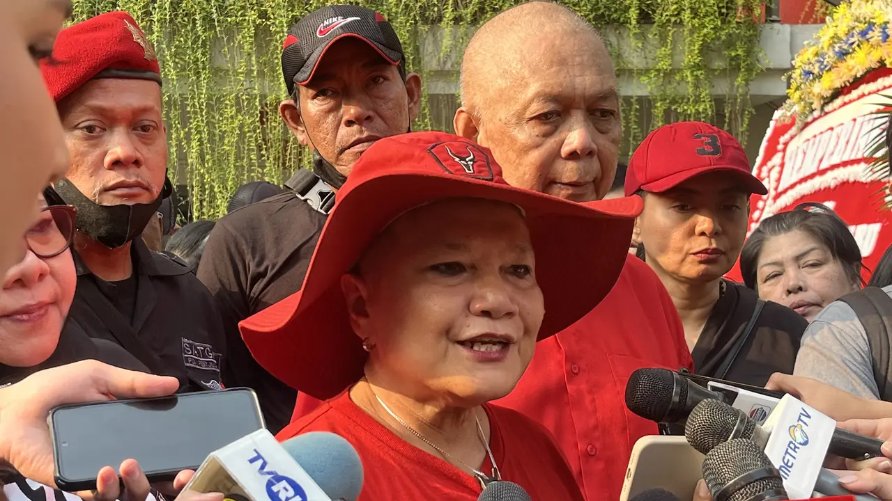 Politisi PDIP Ribka Tjiptaning saat menghadiri peringatan peristiwa serangan kantor DPP PDI pada 27 Juli 1996 (Kudatuli).