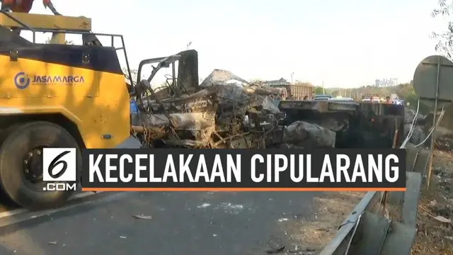 Kecelakaan tabrakan beruntun kembali terjadi di jalan tol Cipularang hari Selasa (10/9/2019). Kecelakaan disebabkan oleh sebuah truk yang hilang kendali.