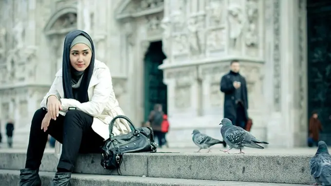 7 Outfit Menarik dengan Sepatu Boots, Nomor 6 Wajib Coba!