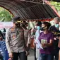 Gerai Si Sambar di Pantai Widuri didirikan untuk mengenjot capaian vaksinasi di Kabupaten Pemalang. (Foto: Liputan6.com/Polres Pemalang)