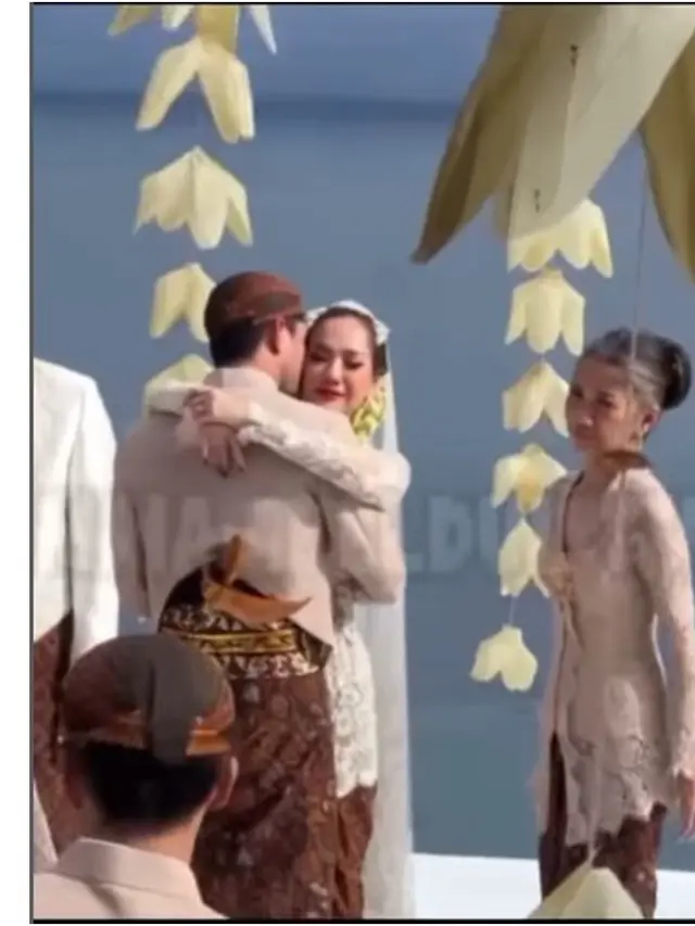 6 Potret Reza Rahadian di Rangkaian Pernikahan BCL, Mengaku Sangat Terharu